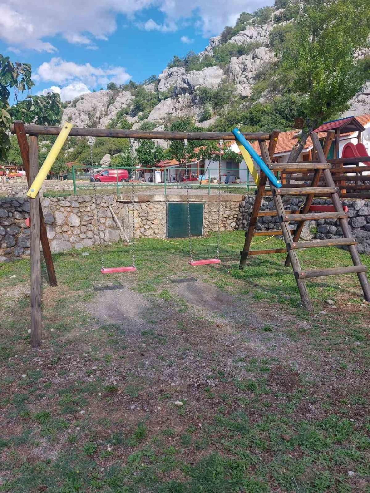 Mobile Home Luna Senj  Zewnętrze zdjęcie